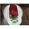 Image 1 : ESTATE:  3 DISHES, BOX, PILATES BALL