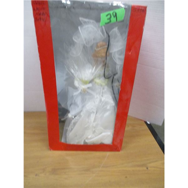 ANGEL FIBRE OPTIC DOLL/TREE TOPPER