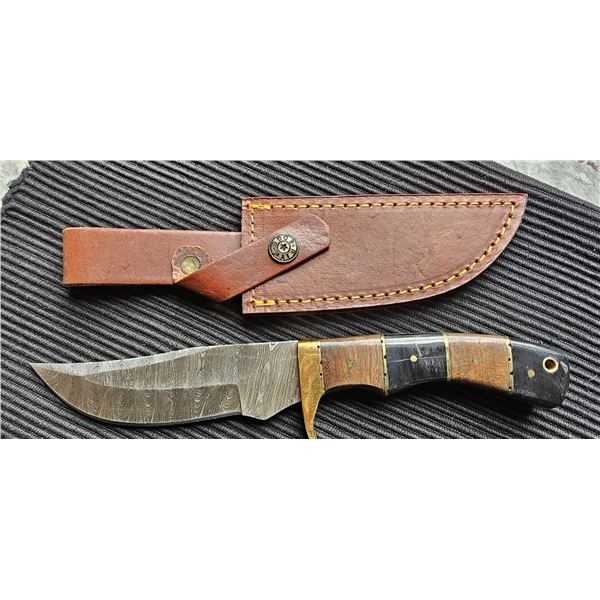 9.75" WALNUT & HORN HUNTER