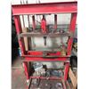 Image 1 : 8 ton hydraulic press