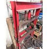 Image 2 : 8 ton hydraulic press