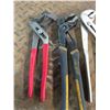 Image 2 : assorted pliers