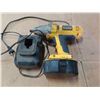 Image 2 : Dewalt 1/2" 18V cordless impact and cordless drill dirver with battery and charger