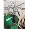 Image 2 : 45 gallon oil barrel with pump