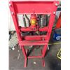Image 1 : 12 ton hydraulic press