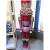 Image 2 : 6ft tall nutcracker statue - has lights, untested, no cord