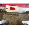Image 2 : Ford Y block ECB-9425-B 4BBL intake manifold