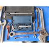 Image 1 : digital calipers and assorted wrenches