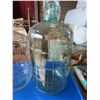 Image 2 : 6 gal and 5 gal glass wine making containers