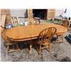 Image 3 : oak table in great condition claw foot legs and 2 table leafs includes 4 chairs