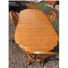 Image 4 : oak table in great condition claw foot legs and 2 table leafs includes 4 chairs