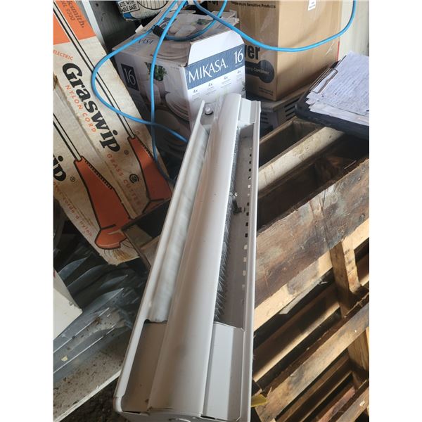 27 and 66 inch baseboard heaters. Working condition