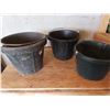 Image 1 : lot of feed pails