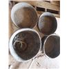 Image 1 : 4 equine water bowls