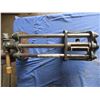 Image 1 : wood working vise