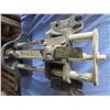 Image 1 : wood working vise