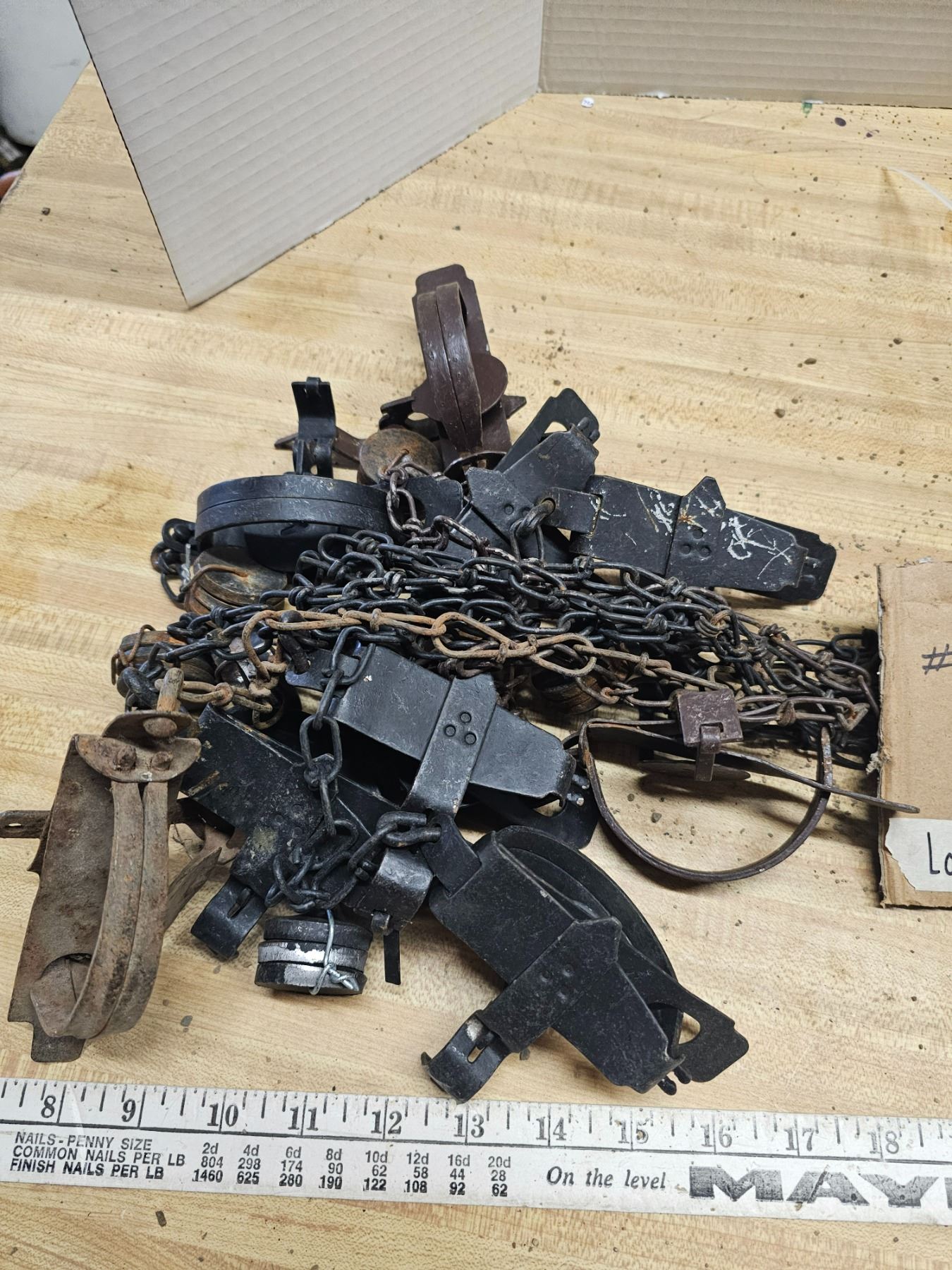 Lot of 9 #0 jump traps - Schmalz Auctions