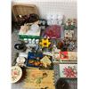 Image 1 : MISC LOT CRAFTING FIGURINES SHELLS ETC