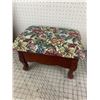Image 1 : FOOT STOOL WITH STORAGE