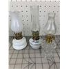 Image 2 : VINTAGE LOT OF MINI OIL LAMPS