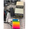 Image 4 : LOT OF 4 VINTAGE POLORIOD CAMERAS ETC