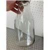 Image 1 : ANTIQUE ONE QUART OIL BOTTLE AND SPOUT TOP