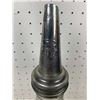 Image 2 : ANTIQUE ONE QUART OIL BOTTLE AND SPOUT TOP