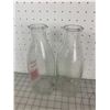 Image 2 : LOT OF 2 VINTAGE ADVERTISING MILK BOTTLES