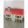 Image 2 : VINTAGE TIN TOY DOLL HOUSE