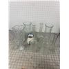 Image 1 : LOT OF VINTAGE VASES