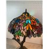 Image 4 : LARGE TIFFANY STYLE TABLE LAMP WITH LIGHT UP BIRDS