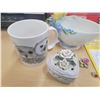 Image 2 : lot of collectibles - mug, jewelry box, dollar bill shirt, etc