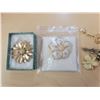 Image 2 : 5 brooches & 2 rings