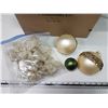 Image 2 : Christmas tree glass balls and bows