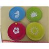 Image 1 : 4 melamine plates ( red, blue, green and yellow)