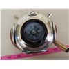 Image 3 : compass- top is loose