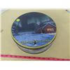 Image 1 : Scrimshaw chirstmas cabin decorative tin