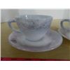Image 2 : 2 cups+ saucers- fire king