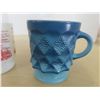 Image 3 : 4 fireking cups- white+ blue