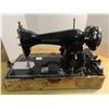 Image 1 : Sewing machine