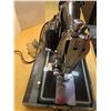 Image 3 : Sewing machine