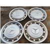 Image 2 : 4 matching Mercedes Benz hub caps 15"
