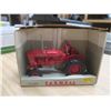 Image 1 : 1/16 scale International Farmall 140 diecast model tractor