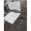 Image 2 : 4 patio chairs and metal chair