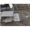 Image 1 : 4 metal milk crates