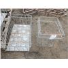 Image 2 : 4 metal milk crates