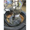 Image 2 : Mastercraft submersible pump and 25ft hose