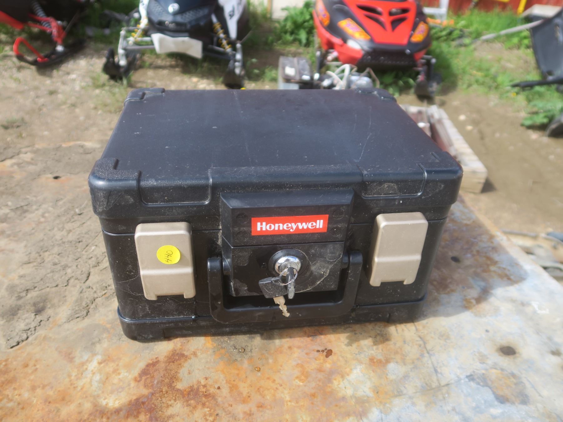 safe storage box with key - fire safe - Schmalz Auctions