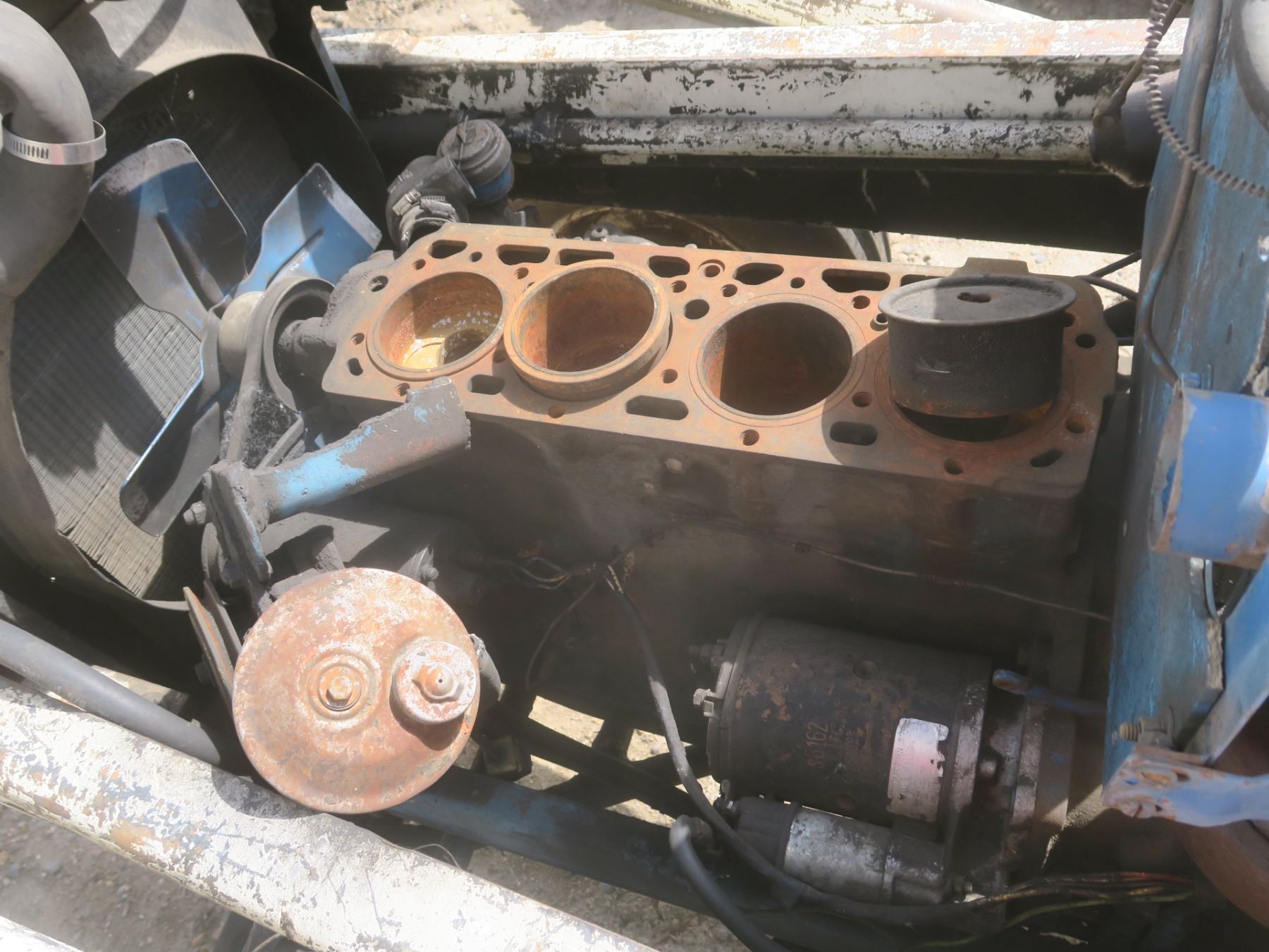 Fordson Major diesel parts tractor with front end loader and 16.930