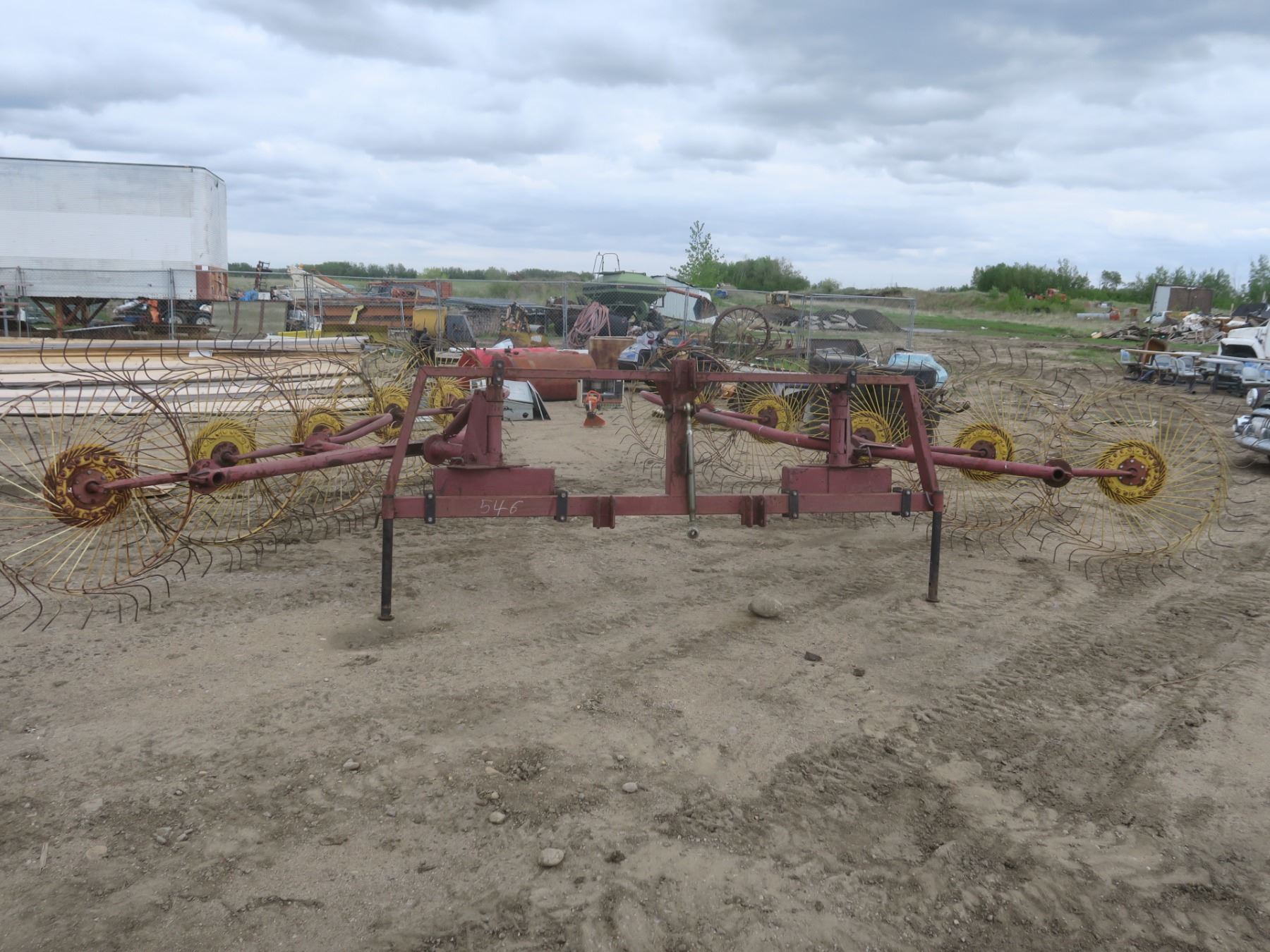 3pth Root Rake 3PTH twin rake - Schmalz Auctions